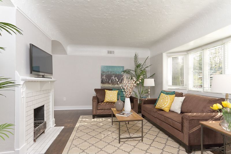 Traditional Living Room