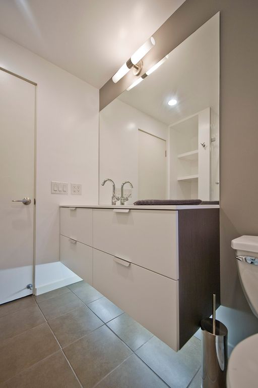 Contemporary Full Bathroom with can lights, wall-mounted above mirror bathroom light, Simple marble counters, Flush, Paint 1