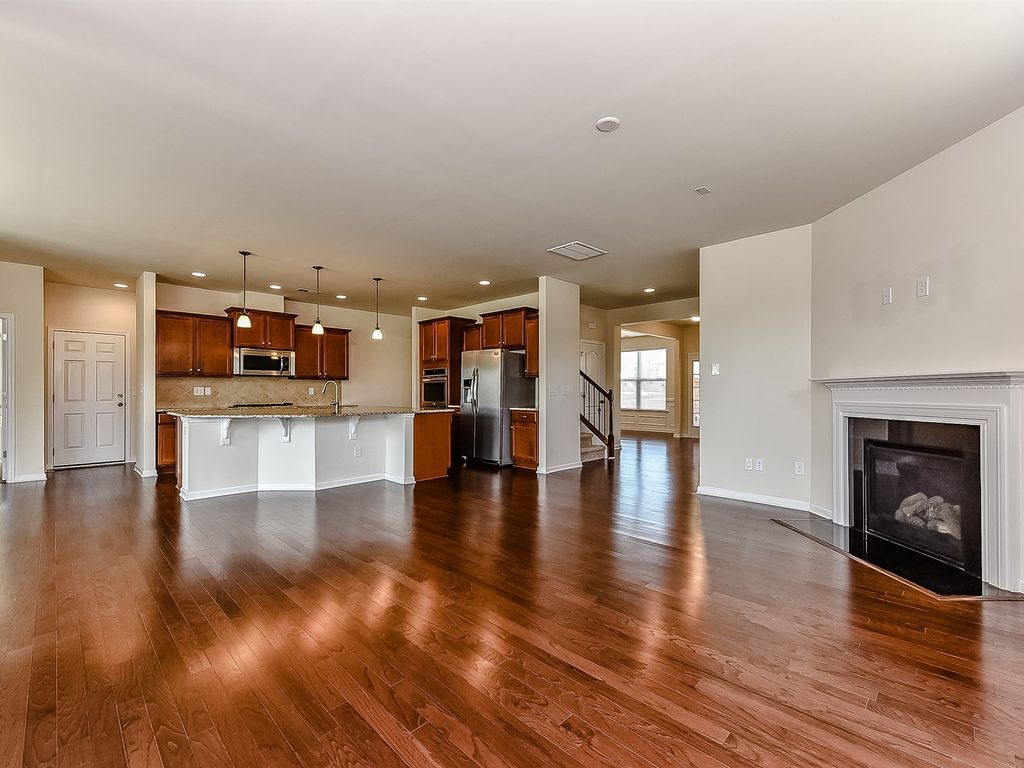 [Image: IS6qr4snwl19f80000000000.jpg]