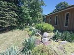 4605 Oak Crest Rd, Crystal Lake, IL