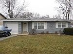 110 Hilltop Ave, Mchenry, IL