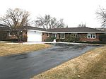 2S640 Avenue Latour, Oak Brook, IL