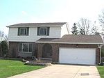 39 Lindhurst Dr, Lockport, NY