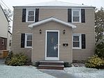 351 Beebe Rd, Mineola, NY