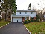 66 Ridge Rd, Smithtown, NY