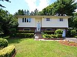 10 Governor Ave, West Babylon, NY