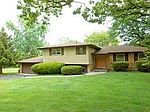8415 Brookridge Rd, Downers Grove, IL