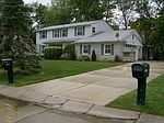 25357 Wykeshire Rd, Farmington Hills, MI