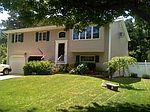 26 Cinque Ln, Bayport, NY