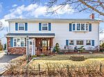 2 Crescent Dr, Salem, MA