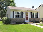 892 Britta Ln, Geneva, IL