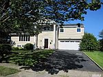 71 Wenwood Dr, Massapequa Park, NY