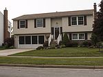 240 Oakbrook Dr, West Seneca, NY