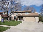 7008 Candlewick Dr NE, Cedar Rapids, IA
