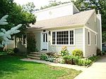38 Honeysuckle Ln, Crystal Lake, IL