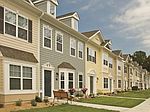 126 Madison Ave, Fort Eustis, VA