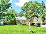 614 Willow Ln, Geneva, IL