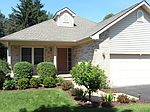 10000 Whispering Woods Dr # 195, Pinckney, MI
