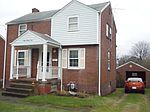 829 Federal Dr, Sharon, PA