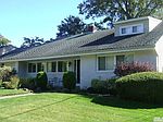 6 Tanglewood Ln, Freeport, NY