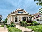 2126-2126A N 66th St, Wauwatosa, WI