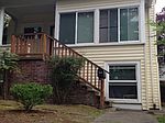 5211 19th Ave NE, Seattle, WA