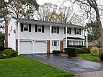 187 Wedgewood Dr, Hauppauge, NY