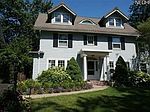 2195 N Saint James Pkwy, Cleveland, OH