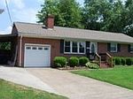 204 Maymont Dr, Newport News, VA
