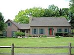 13117 Sam Hill Ln, Fenton, MI