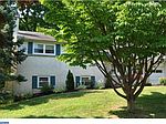 582 Charles Dr, King Of Prussia, PA