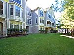 212 Kensington Ln, Livingston, NJ