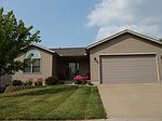 7019 Cresthill Dr, Davenport, IA