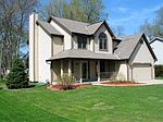 N60W23874 Butternut Ln, Sussex, WI