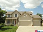 306 Longview Dr, Papillion, NE