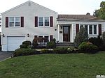 7 Meadow Wood Ln, Farmingdale, NY