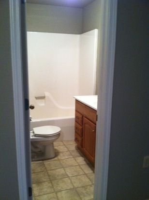 301 Opal Lake Dr # BULDING, Pine Bluff, AR 71603